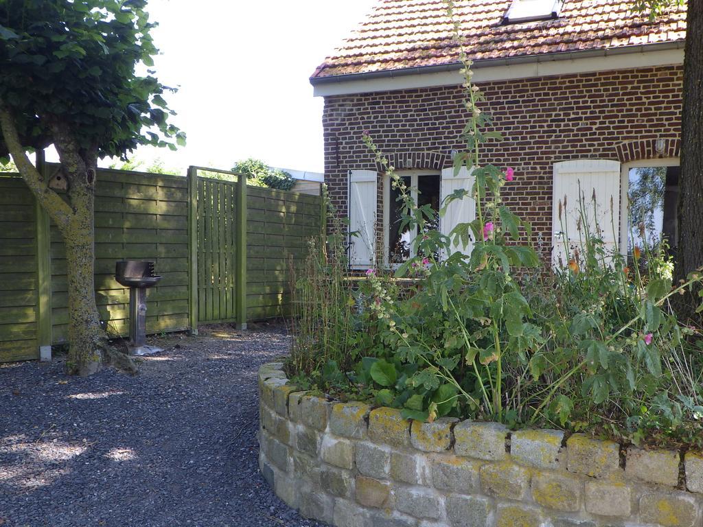 Les Gites Du Vieux Frene Longavesnes ภายนอก รูปภาพ